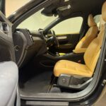 VOLVO XC40 T4 MOMENTUM full
