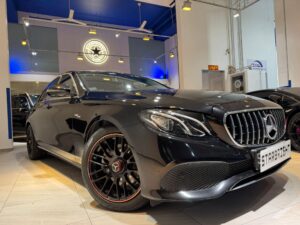 MERCEDES BENZ E200 AVG (R18 LED)