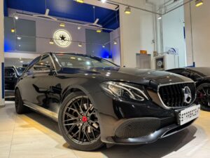 MERCEDES BENZ E200 AVG (R18 LED)
