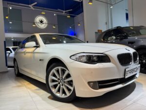 B.M.W. 523I 2.5 AT ABS D/AB 2WD 4DR GAS/D NAV