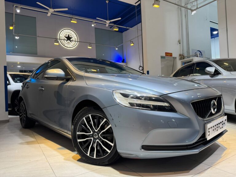 VOLVO V40 T2 (A)