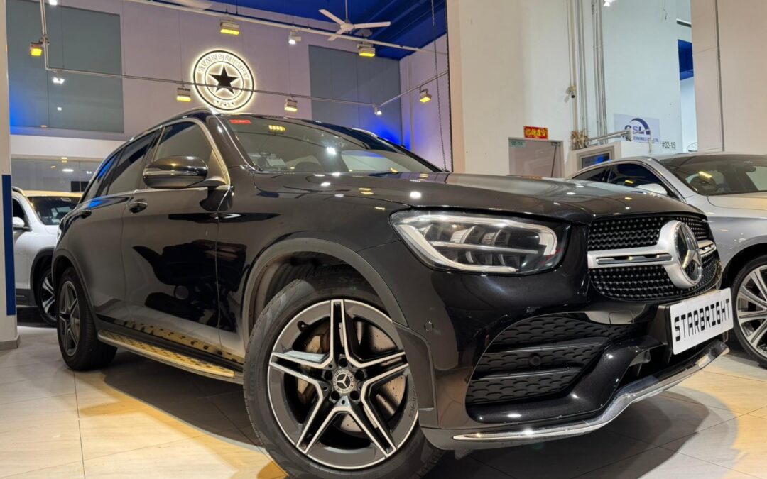MERCEDES BENZ GLC300 4MATIC AMG LINE (R19 LED)