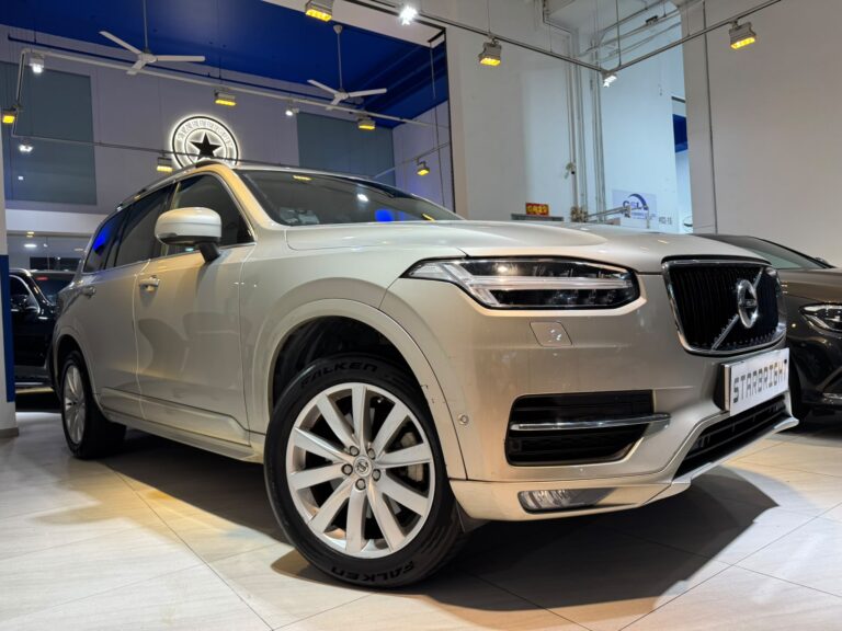 VOLVO XC90 T5 MOMENTUM (A) AWD