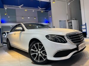 MERCEDES BENZ E200 EXCLUSIVE (R18 LED)