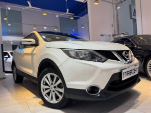 NISSAN QASHQAI 1.2 DIG-T CVT ABS 2WD 5DR