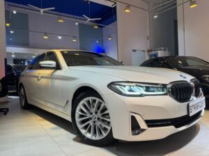 B.M.W. 520I EXECUTIVE EDITION 48V ADPT LED HL