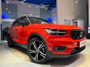 VOLVO XC40 T4 R-DESIGN