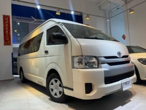 TOYOTA HIACE HIGH ROOF COMMUTER TURBO AUTO