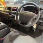TOYOTA HIACE HIGH ROOF COMMUTER TURBO AUTO full