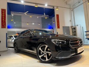 MERCEDES BENZ E300 SEDAN AVG