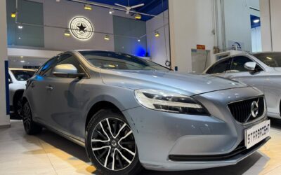 VOLVO V40 T2 (A)